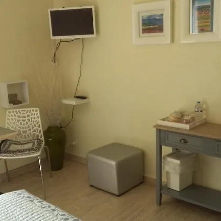Les Bambous Bed & Breakfast *